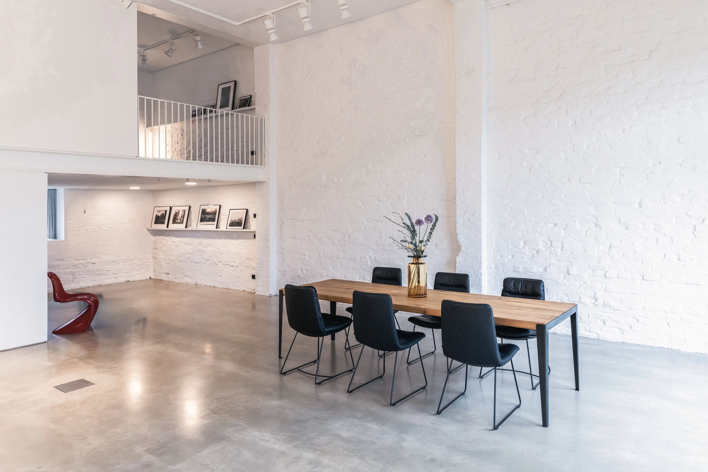 Dining table in the white hall